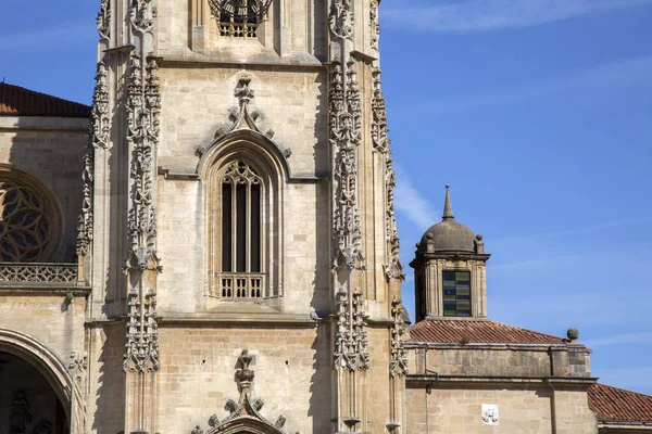 Torre Della Chiesa Cattedrale Oviedo Asturie Spagna — Foto Stock