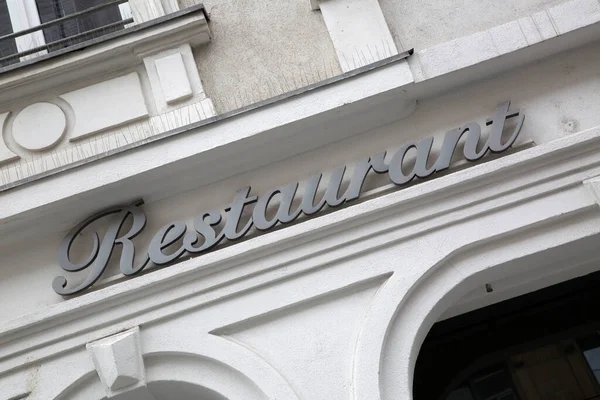 Restaurang Sign Byggnadsfasad — Stockfoto