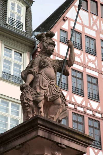 Minervabrunnen Estátua Minerva Praça Romerberg Frankfurt Alemanha — Fotografia de Stock