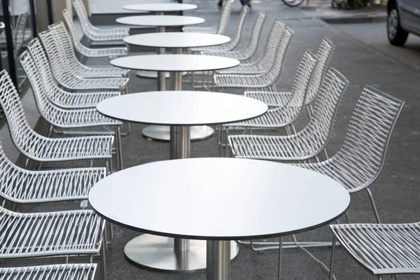 咖啡桌和椅子 德国法兰克福 — 图库照片