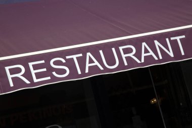 Çapraz Eğimli Restoran İşareti