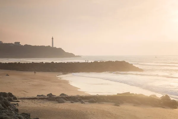 Világítótorony Strand Alkonyatkor Biarritz Baszkföld Franciaország — Stock Fotó