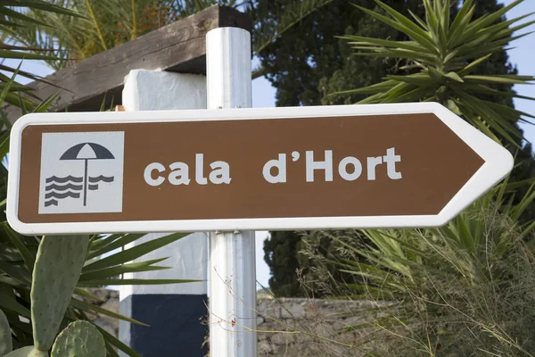 Cala Hort Beach Direction Sign Ибица Испания — стоковое фото