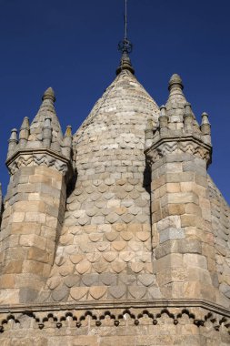 Evora 'daki Katedral Kulesi; Portekiz
