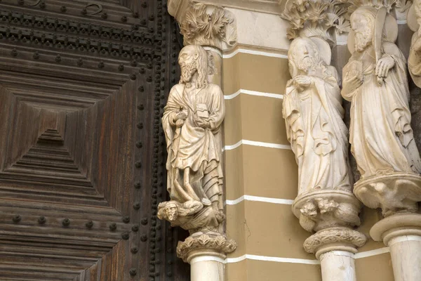 Figuras Santa Porta Catedral Évora Portugal — Fotografia de Stock