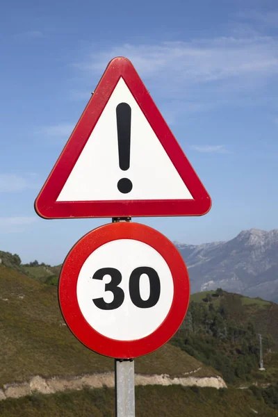 Red White Traffic Warning Sign Thirty Speed Limit — Stock Photo, Image