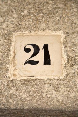 Taş Duvarda 21 Numara