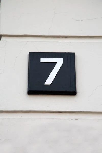 Número Sete Fachada Edifício — Fotografia de Stock