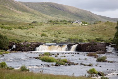 Aasleagh Şelaleleri, Killary Fjord; Connemara Ulusal Parkı; İrlanda
