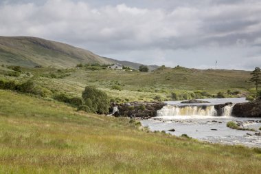 Aasleagh Şelaleleri, Killary Fjord; Connemara Ulusal Parkı; İrlanda