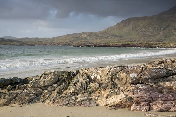 Kış Gökyüzü Kayalar Glassillaun Sahili Connemara Ulusal Parkı Rlanda — Stok fotoğraf