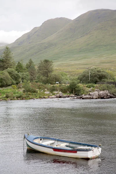 Łódź Rybacka Fiord Killary Park Narodowy Connemara Irlandia — Zdjęcie stockowe