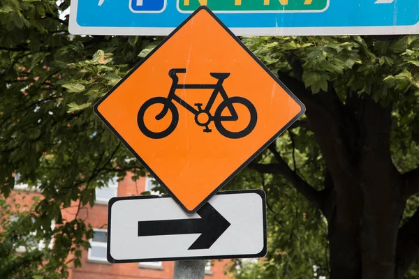 Cycle Lane Sign Dublín Irlanda —  Fotos de Stock