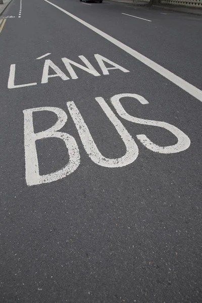 Bus Lane Irish Gaelic Dublin Ireland — стокове фото