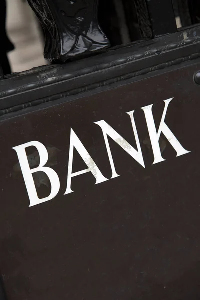 Bank Sign Gebouw Deur — Stockfoto