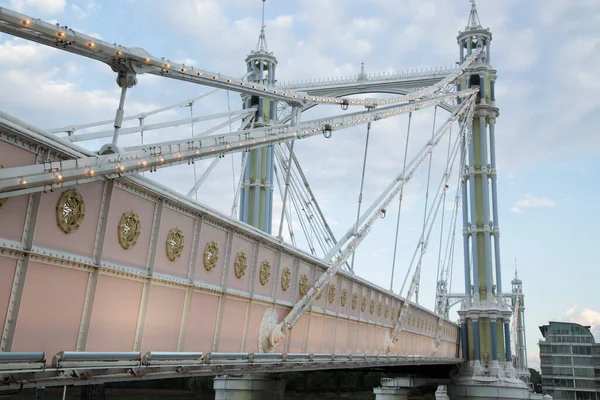 Φωτισμένη Γέφυρα Albert Chelsea Λονδίνο Αγγλία Ηνωμένο Βασίλειο — Φωτογραφία Αρχείου