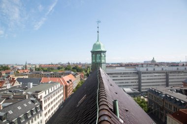 Danimarka Yuvarlak Kule 'den Kopenhag ve Trinitatis Kilisesi Çatı Manzarası