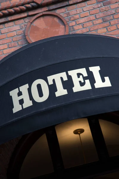 Diagonal Hotel Sign Byggnadsfasad — Stockfoto