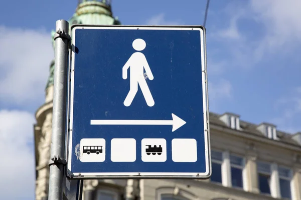 Transporte Pedestres Entrar Rua — Fotografia de Stock