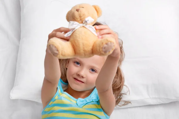 Look Toy Playful Small Cute Female Kid Holds Teddy Bear — Stock Photo, Image