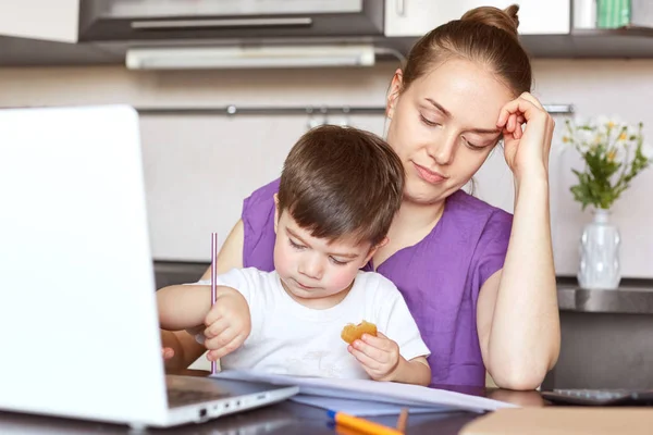 Fatigue Overworked Young Female Enterpreneur Involved Family Business Tries Make — Stock Photo, Image