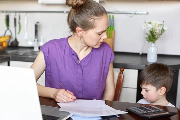 Busy Female Young Mother Makes Financial Report Works Documents Modern — Stock Photo, Image