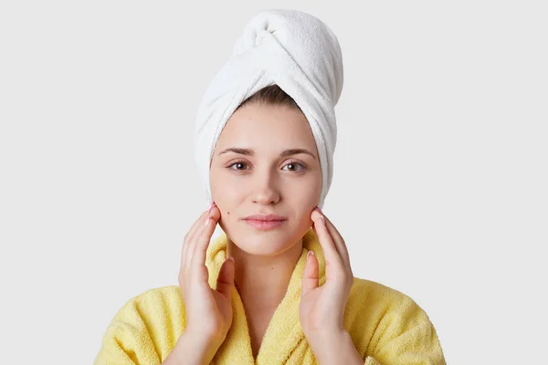 Skin Care Concept Close Shot Attractive Young Lady Has Flawless — Stock Photo, Image