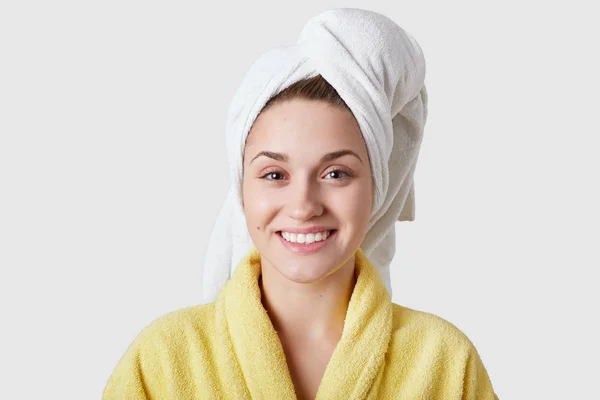 Beauty Spa Skin Care Concept Caucasian Lovely Young Woman Happy — Stock Photo, Image