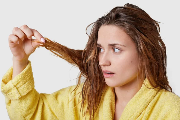 Horizontal Shot Beautiful Dark Hair Woman Looks Her Wet Damaged — Stock Photo, Image