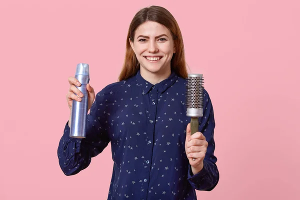 Indoor Shot Happy Young Woman Dark Hair Holds Hairspray Comb — Foto de Stock