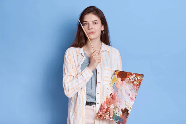 Artist Paints Picture Posing Pensive Expression Looking Directly Camera Brunette — Stock Photo, Image