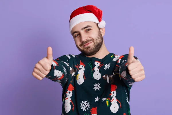 Excited European Santa Man Shows Thumbs Wishes Happy Christmas Holidays — Stock Photo, Image