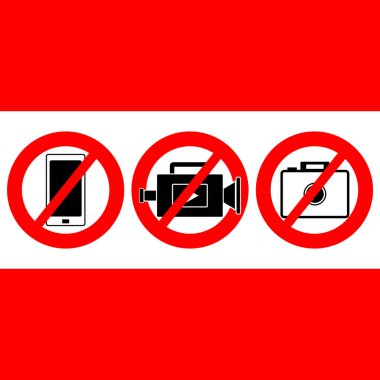 Kırmızı arkaplanda izole edilmiş kamera simgesi yok