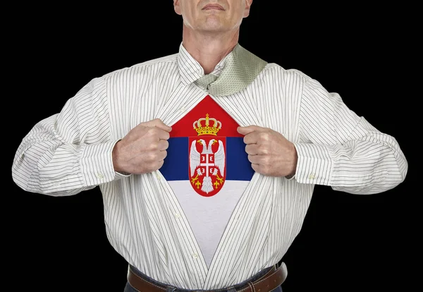 Бизнесмен Показывает Рубашкой Костюм Супергероя Флагом Сербии Черном Фоне — стоковое фото