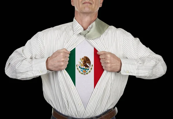 Geschäftsmann Zeigt Superhelden Anzug Mit Mexikanischer Flagge Unter Seinem Hemd — Stockfoto