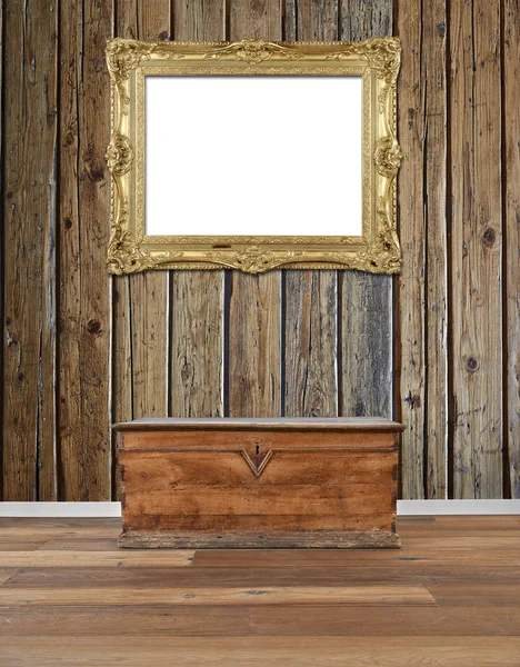 古い木製箪笥と壁に金色のアンティーク フレーム インテリア — ストック写真
