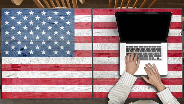 Usa Flagged Wooden Table Laptop Restaurant — Stock Photo, Image