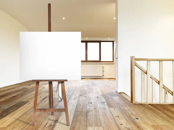 画家的画架和空画布在现代室内与木地板 — 图库照片