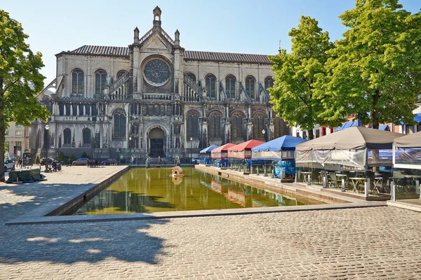 Seitenansicht der Katharinenkirche an einem sonnigen Morgen — Stockfoto