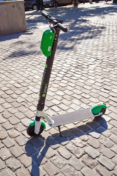 Black and green Electric scooter for rent in Brussels, Belgium — Stock Photo, Image