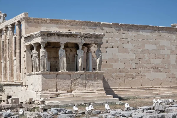 Atina Erechtheum Güney kanadı ve Caryatids onun veranda — Stok fotoğraf