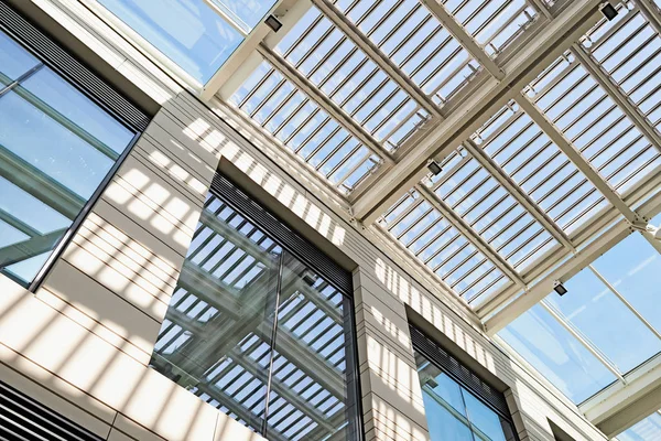 Vista de la estructura interior en los muelles Bruxsel — Foto de Stock