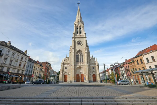 Pas gerenoveerde Sint Servaaskerk in Schaarbeek, Brussel — Stockfoto