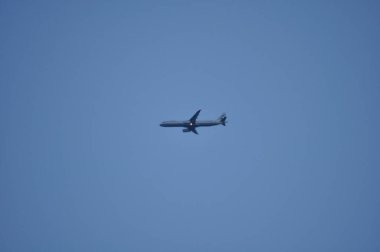 Uçak uçan yolcu uçağının