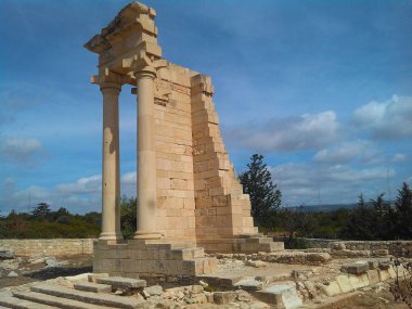 Kutsal Apollo Hylates Kıbrıs