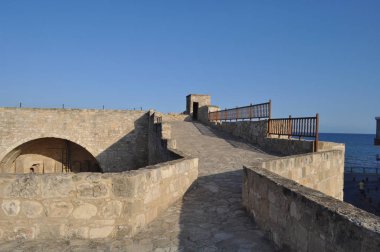 Kıbrıs 'taki Ortaçağ Larnaka Kalesi (Larnaka)