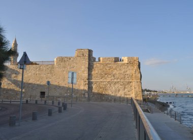Kıbrıs 'taki Ortaçağ Larnaka Kalesi (Larnaka)