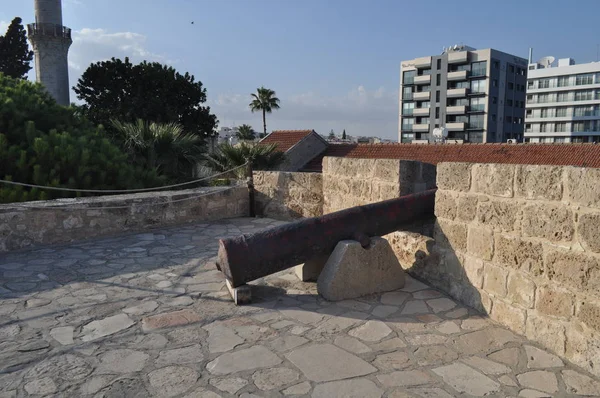 Kıbrıs 'taki Ortaçağ Larnaka Kalesi (Larnaka)