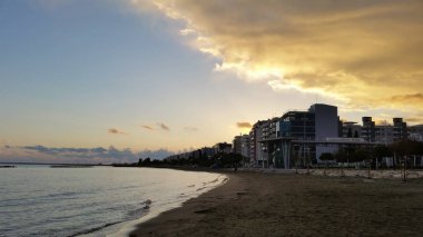 Kıbrıs'ta güzel Limasol Beach