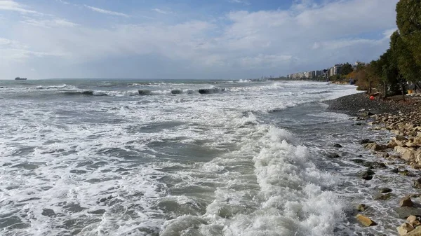 Kıbrıs'ta güzel Limasol Beach